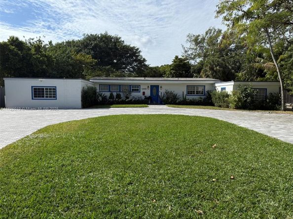 12500 Alamanda Dr, North Miami FL 33181