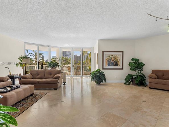 21050 Point Pl 502, Aventura FL 33180