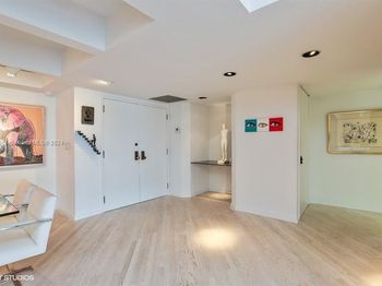 2 Grove Isle Dr