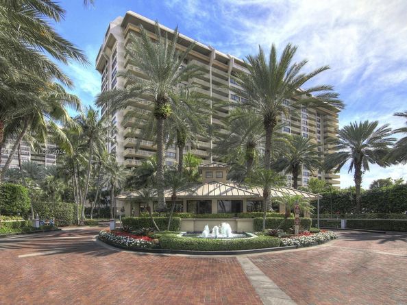 2 Grove Isle Dr B1708, Miami FL 33133
