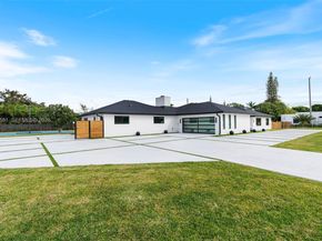 12425 SW 226th St, Miami FL 33170