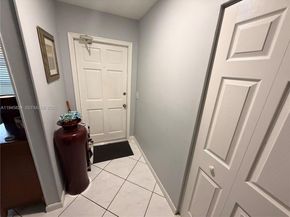 9601 NW 16th St, Pembroke Pines FL 33024