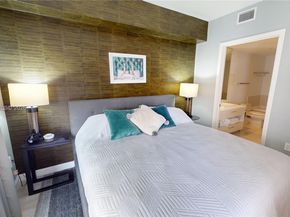 55 SW 9th St 1808, Miami FL 33130