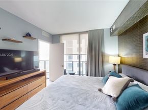 55 SW 9th St 1808, Miami FL 33130