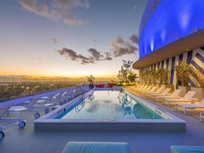 55 SW 9th St 1808, Miami FL 33130