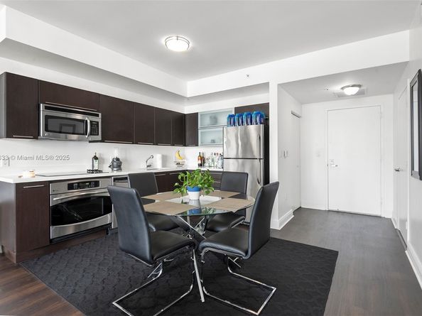 90 SW 3rd St 2214, Miami FL 33130