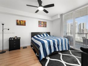 90 SW 3rd St 2214, Miami FL 33130