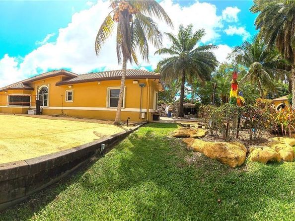 14503 SW 16th St, Davie FL 33325