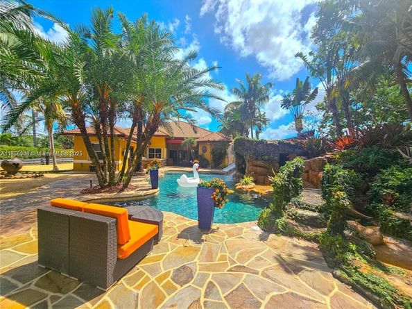 14503 SW 16th St, Davie FL 33325