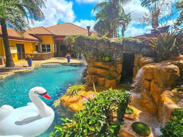 14503 SW 16th St, Davie FL 33325