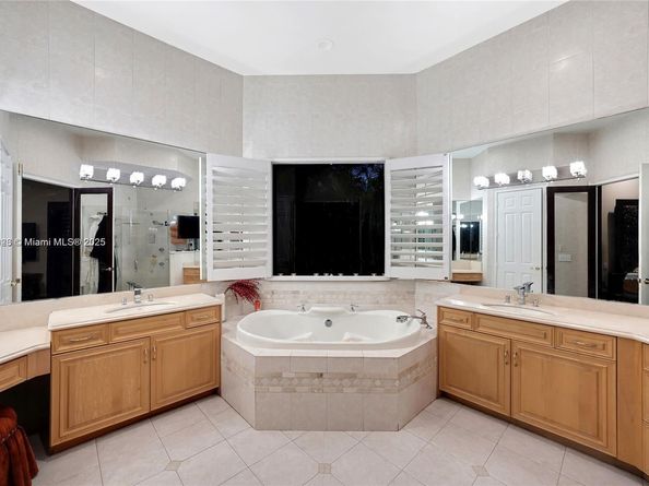 14503 SW 16th St, Davie FL 33325