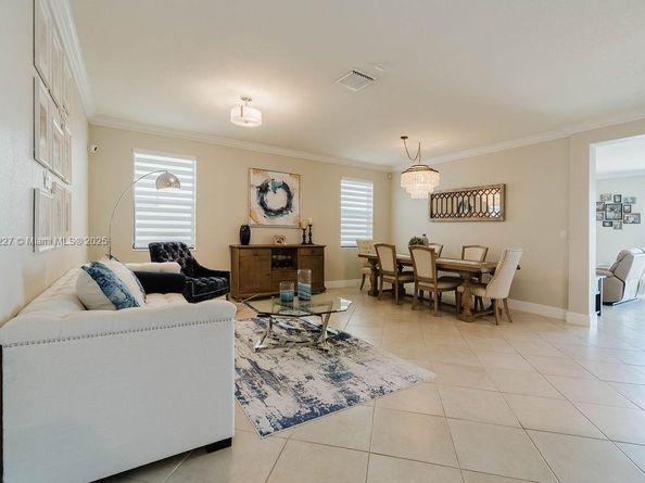 3392 W 103rd Ter, Hialeah FL 33018