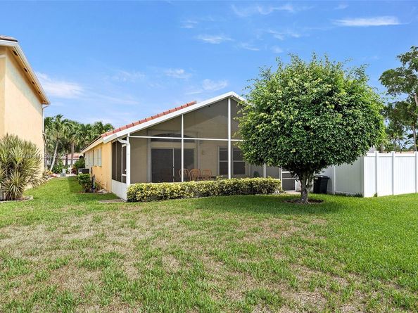 5618 Kingsmill Ct, Lake Worth FL 33463