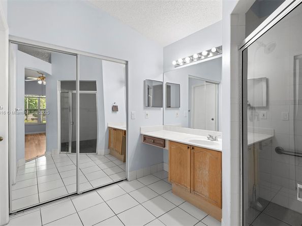 5618 Kingsmill Ct, Lake Worth FL 33463