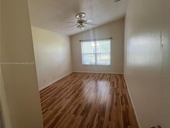 5618 Kingsmill Ct, Lake Worth FL 33463