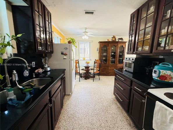 1158 W 24th St, Hialeah FL 33010