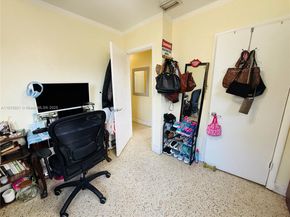 1158 W 24th St, Hialeah FL 33010