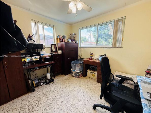 1158 W 24th St, Hialeah FL 33010