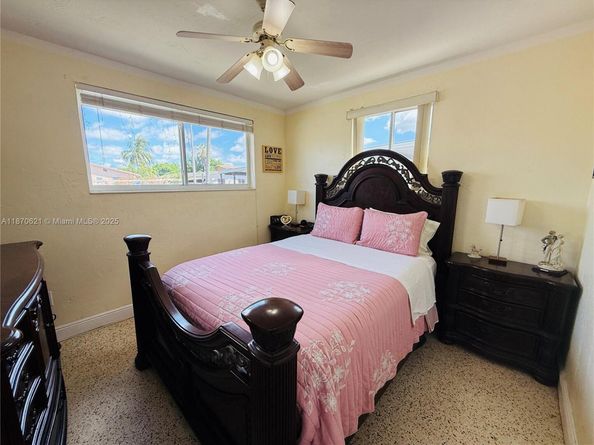 1158 W 24th St, Hialeah FL 33010