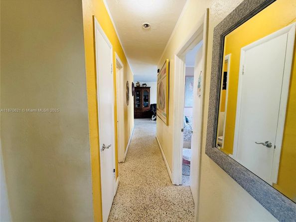 1158 W 24th St, Hialeah FL 33010