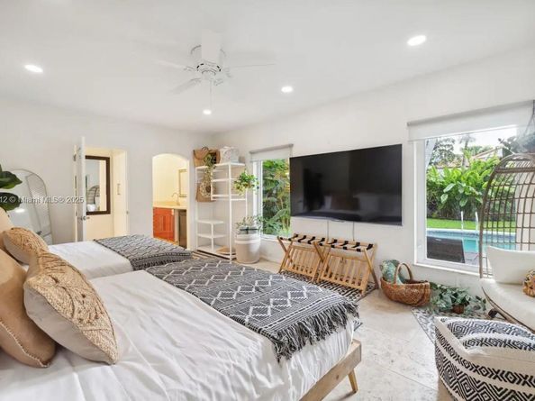 1329 Tyler St, Hollywood FL 33019