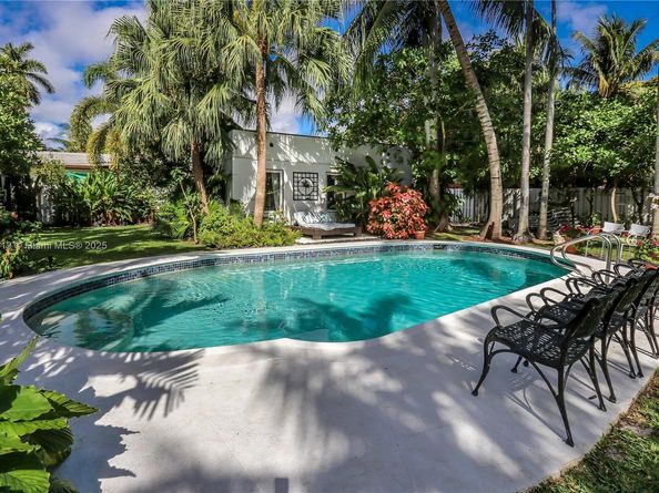 1329 Tyler St, Hollywood FL 33019