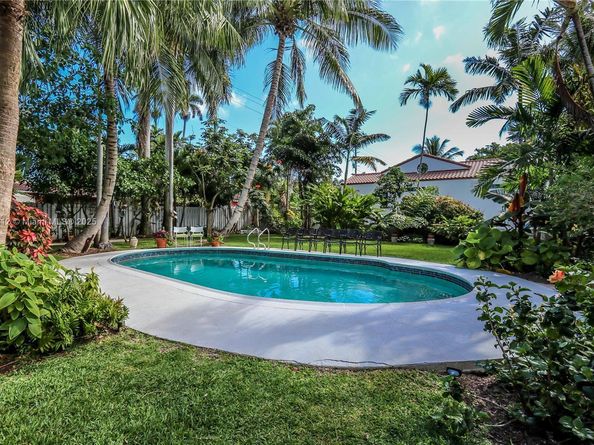1329 Tyler St, Hollywood FL 33019