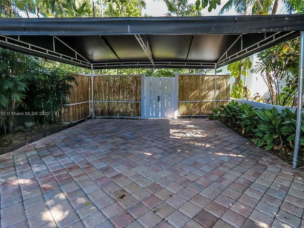 1329 Tyler St, Hollywood FL 33019