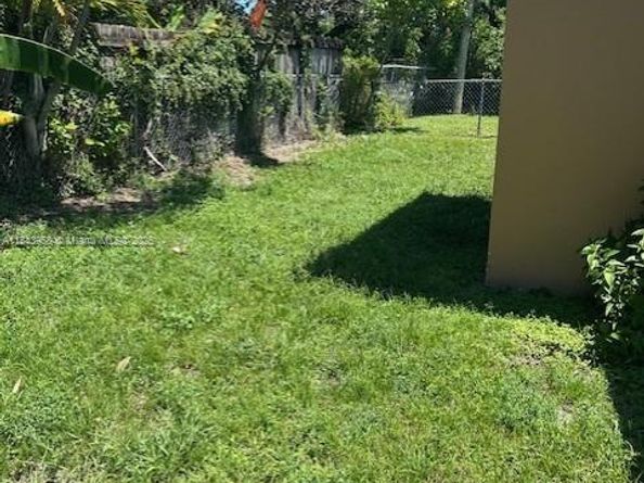 526 NW 15th Ter, Fort Lauderdale FL 33311