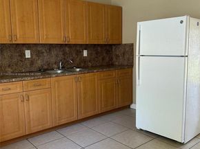 526 NW 15th Ter, Fort Lauderdale FL 33311