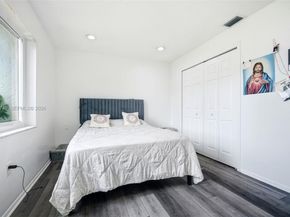 1185 NW 92nd Ave, Pembroke Pines FL 33024