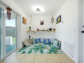 1185 NW 92nd Ave, Pembroke Pines FL 33024