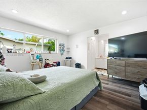 1185 NW 92nd Ave, Pembroke Pines FL 33024