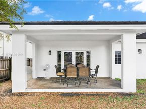 2875 NE 4th St, Homestead FL 33033