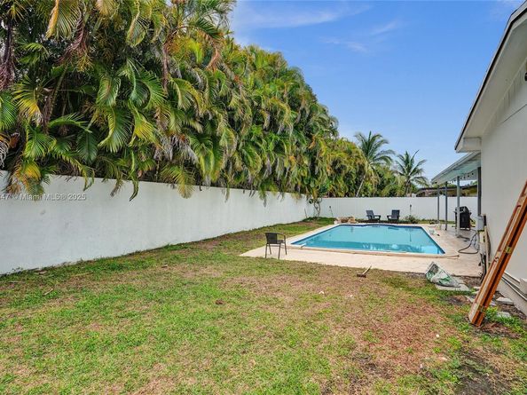 19780 SW 84th Ave, Cutler Bay FL 33189