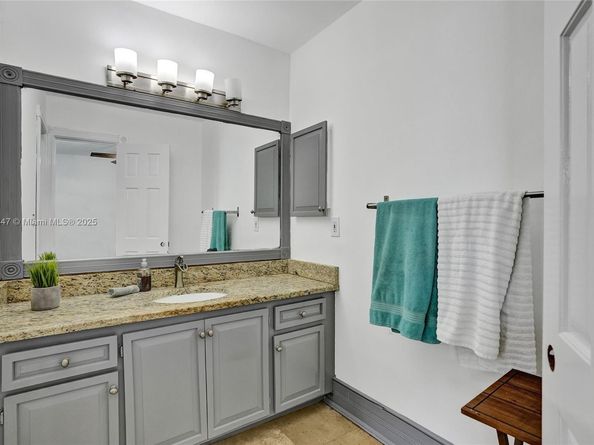 19780 SW 84th Ave, Cutler Bay FL 33189