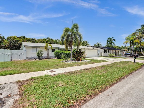 19780 SW 84th Ave, Cutler Bay FL 33189
