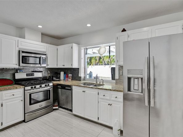 19780 SW 84th Ave, Cutler Bay FL 33189