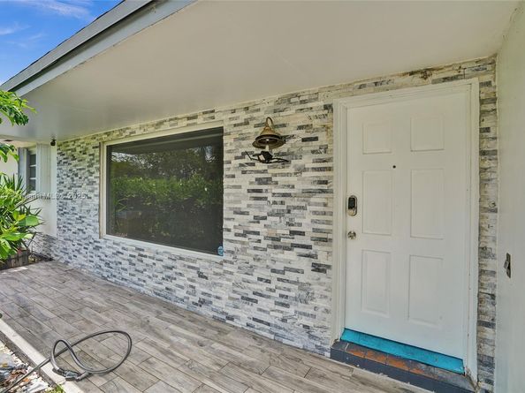 19780 SW 84th Ave, Cutler Bay FL 33189