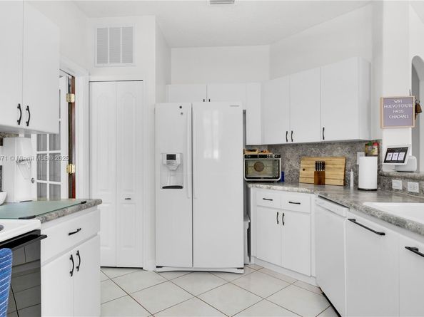 933 NW 136th Ave, Miami FL 33182