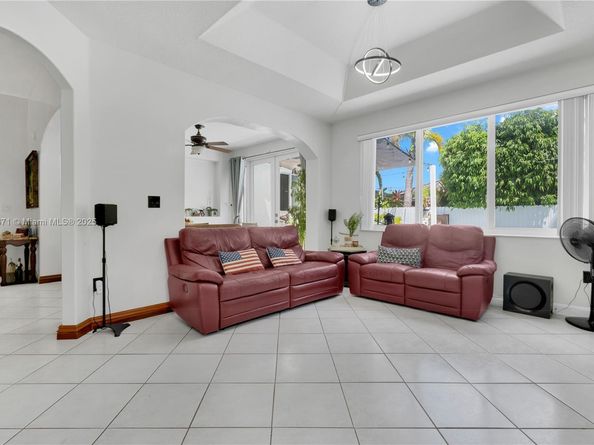 933 NW 136th Ave, Miami FL 33182