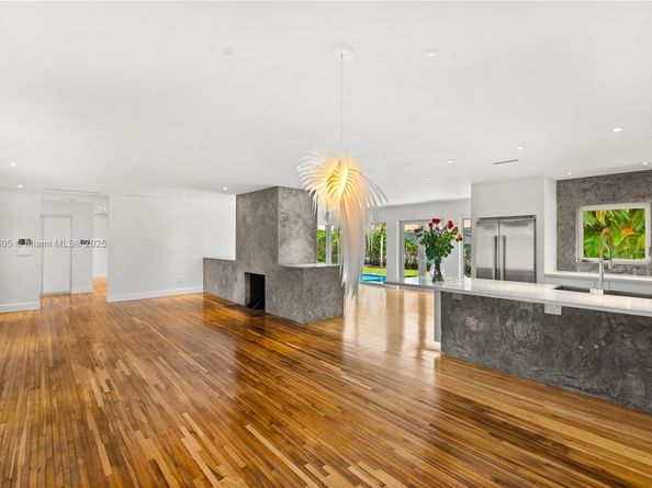 520 Castania Ave, Coral Gables FL 33146
