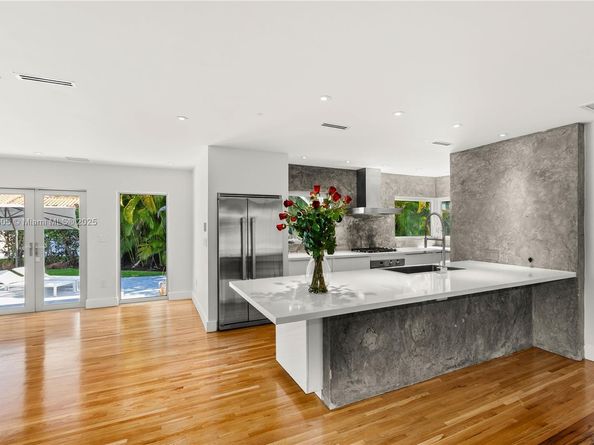 520 Castania Ave, Coral Gables FL 33146