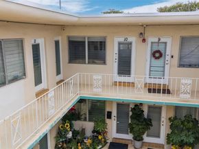 2072 NE 169th St 10, North Miami Beach FL 33162