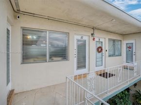 2072 NE 169th St 10, North Miami Beach FL 33162