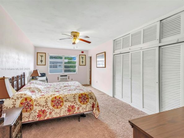 2072 NE 169th St 10, North Miami Beach FL 33162