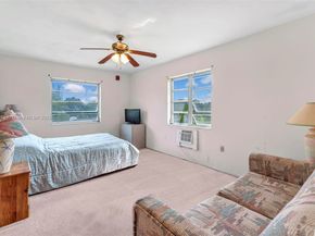 2072 NE 169th St 10, North Miami Beach FL 33162