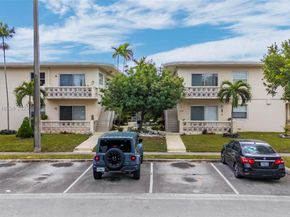 2072 NE 169th St 10, North Miami Beach FL 33162