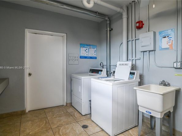 1425 Atlantic Shores Blvd 204, Hallandale Beach FL 33009