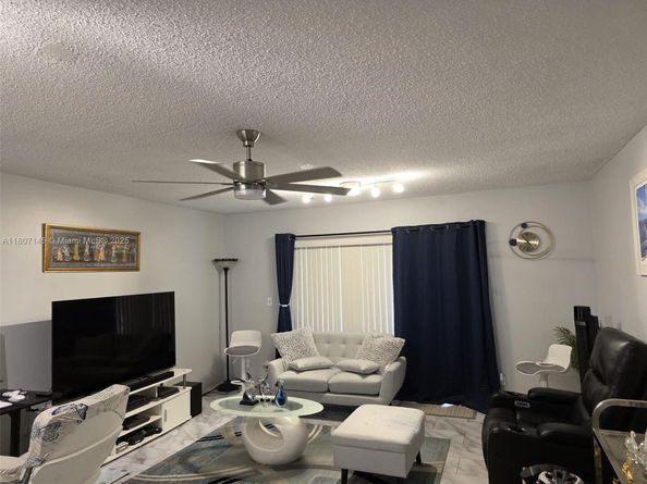 1425 Atlantic Shores Blvd 204, Hallandale Beach FL 33009